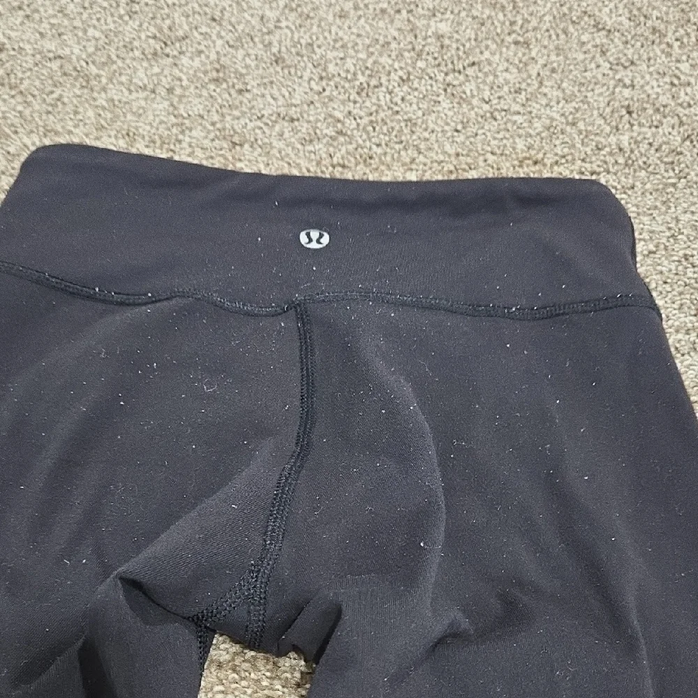 Lululemon Cropped Low Rise Black Leggings Size 2